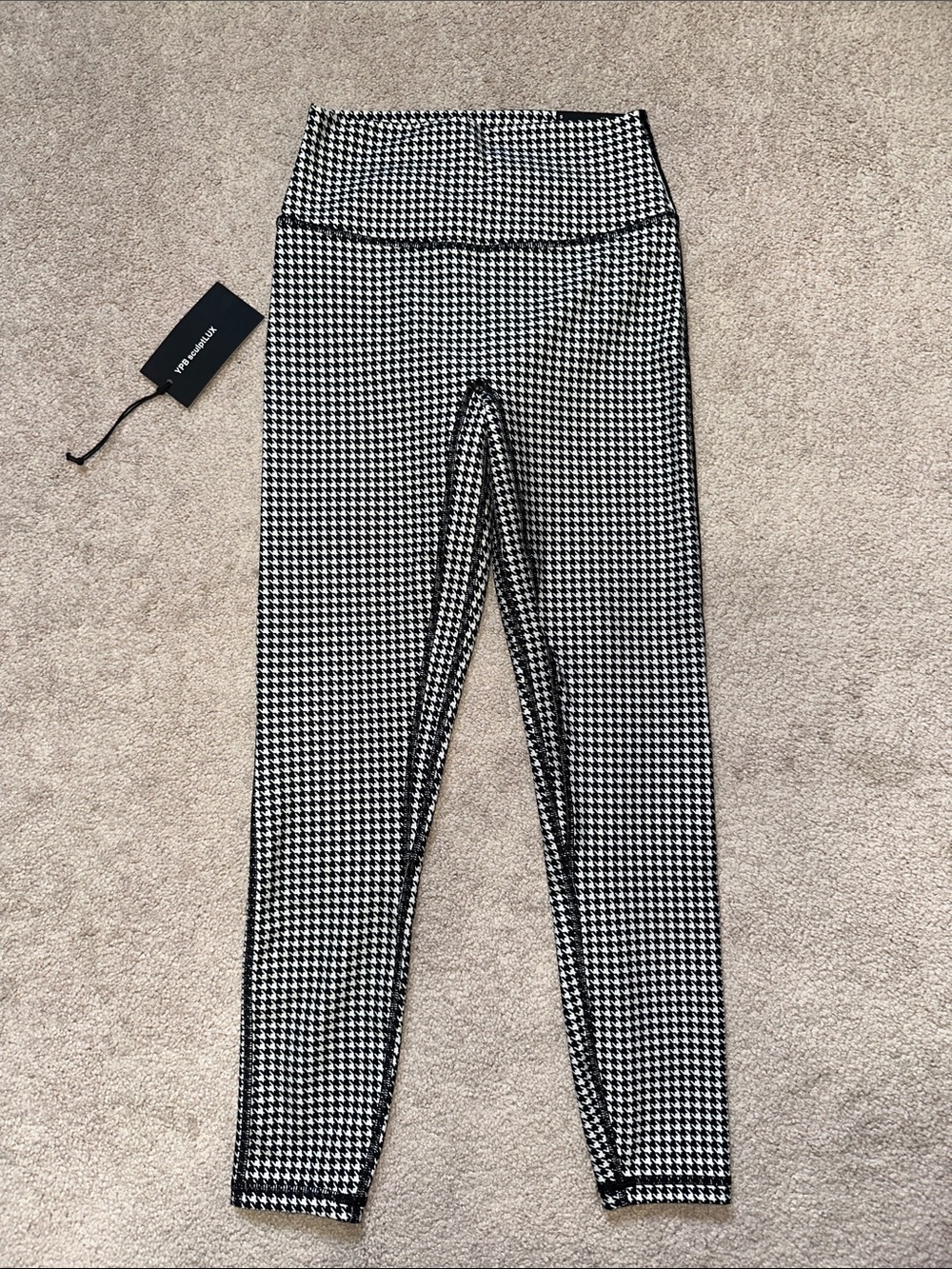 YPB sculptLUX Ultra High-Rise Houndstooth 7/8 Length Leggings - Black & White